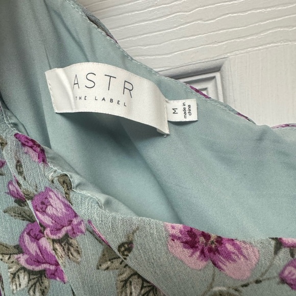 ASTR Floral Midi Dress - Picture 3 of 3